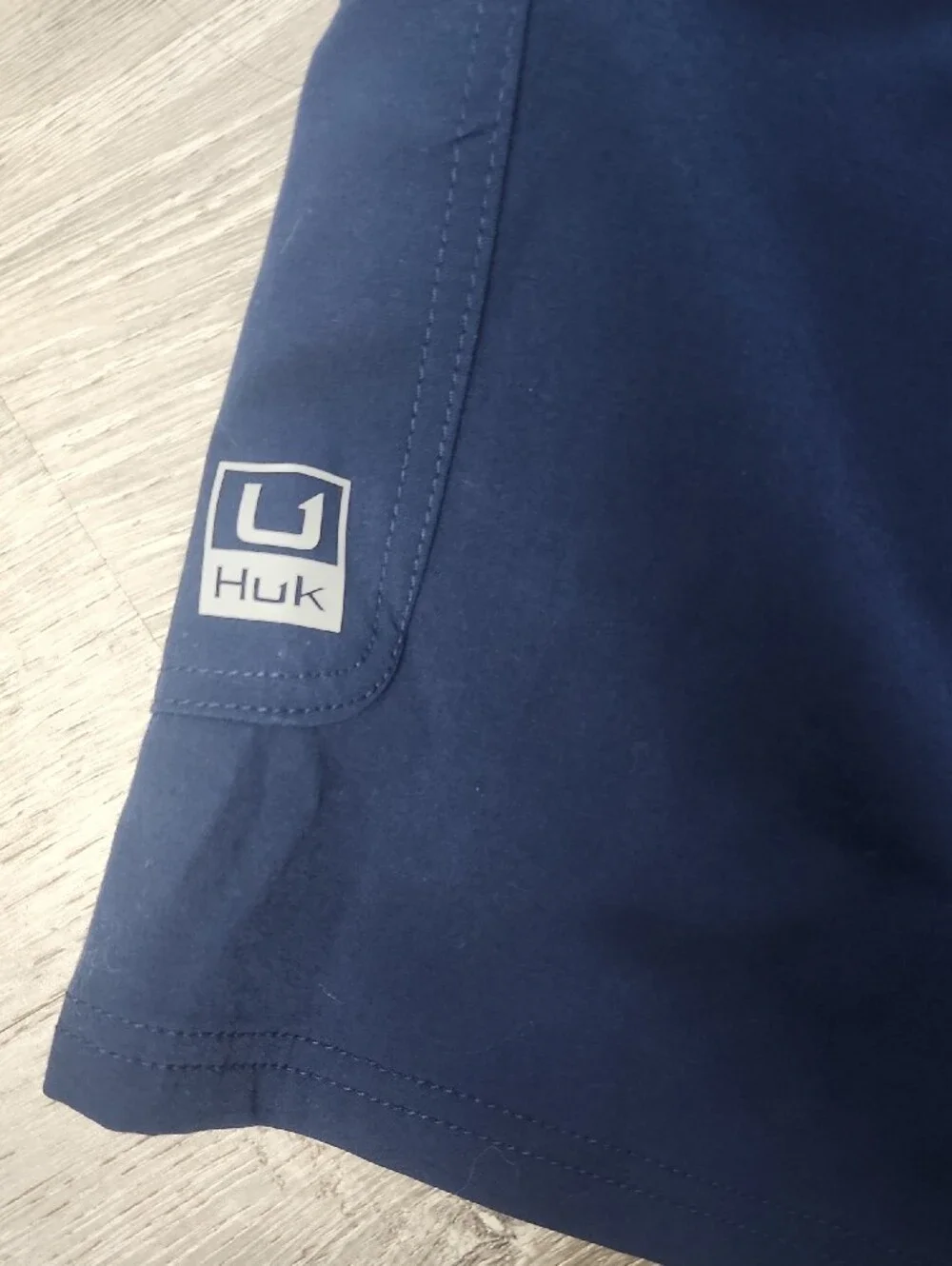 Huk Men's Navy Performance Fishing Shorts Size Small 10.5